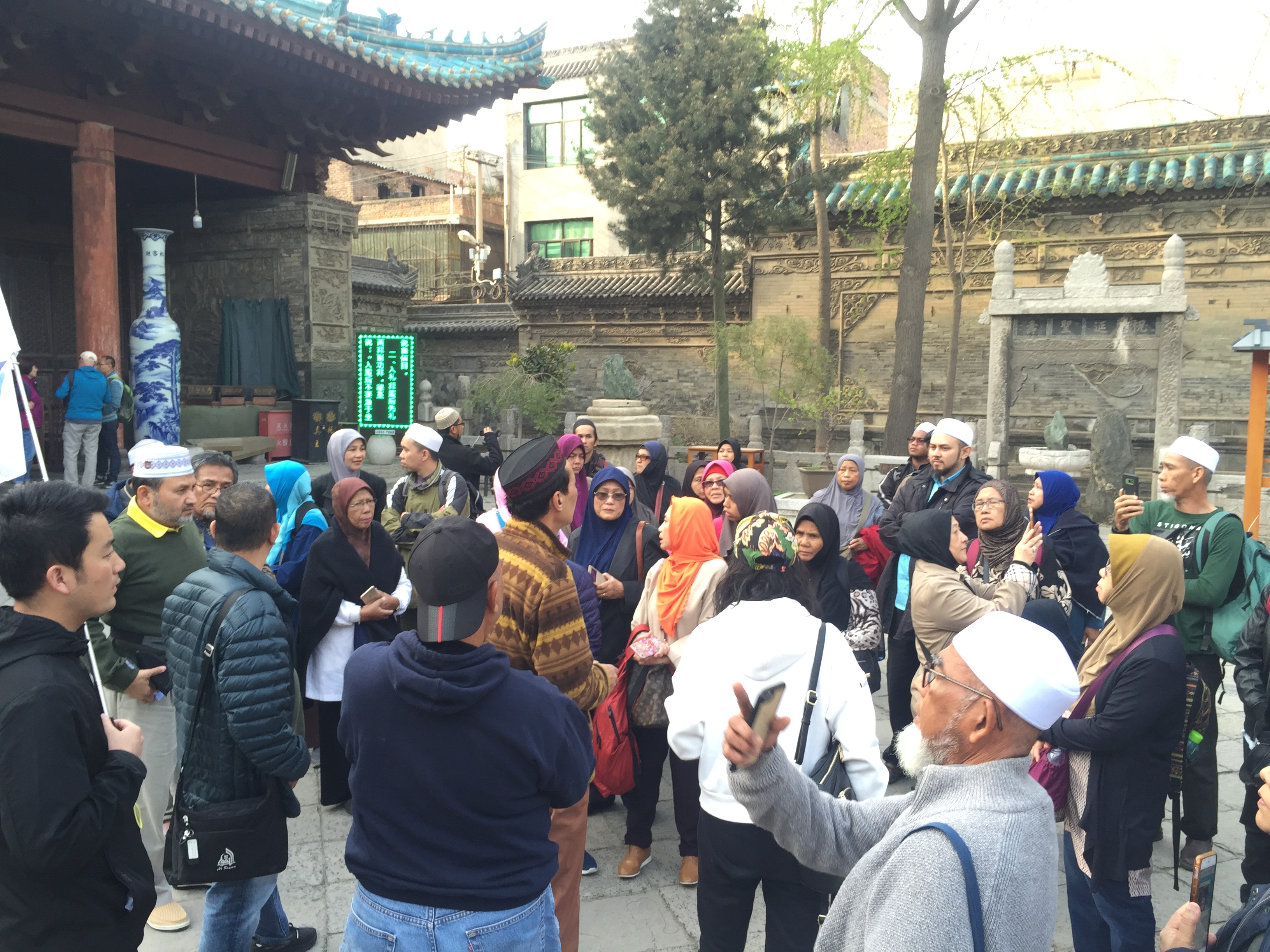 Guide Talk in the Courtyard